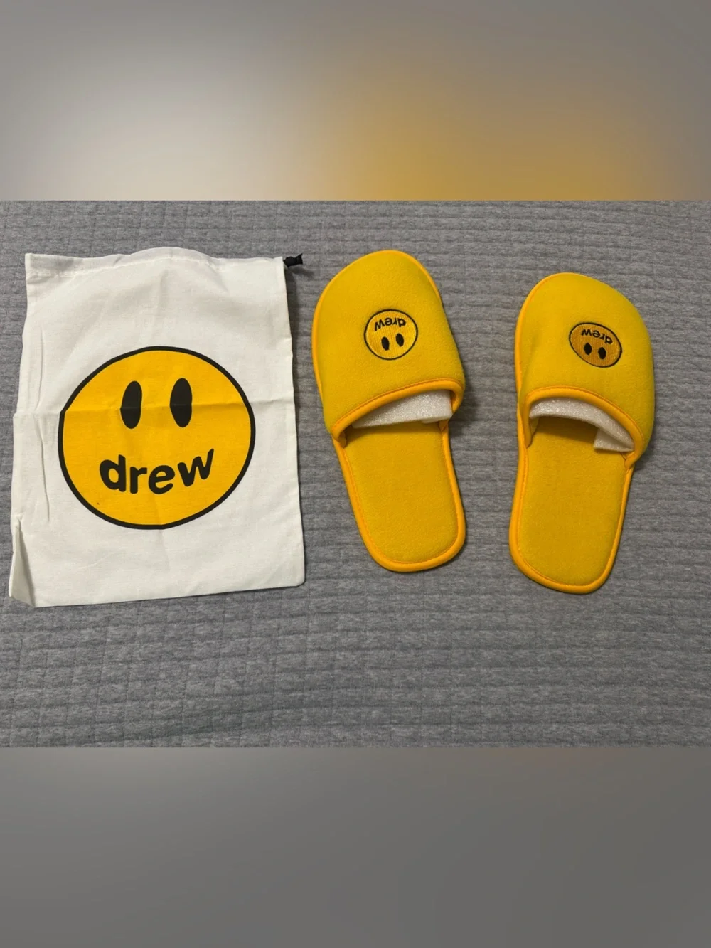 Drew House Men’s Polar Fleece Mascot Slippers Yellow Size L/XL